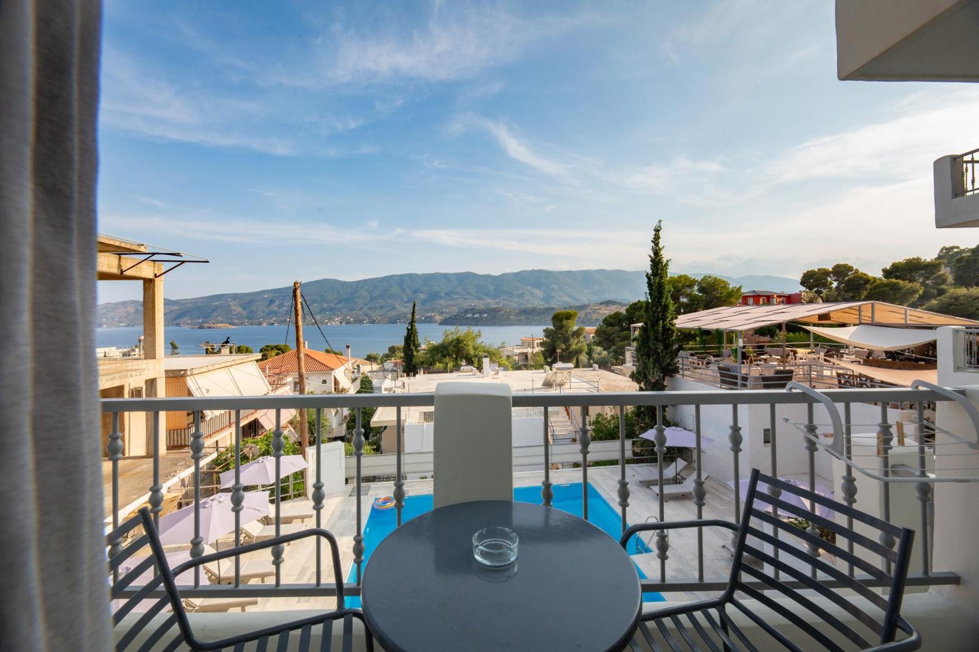Evita'S Resort Poros Town Bagian luar foto