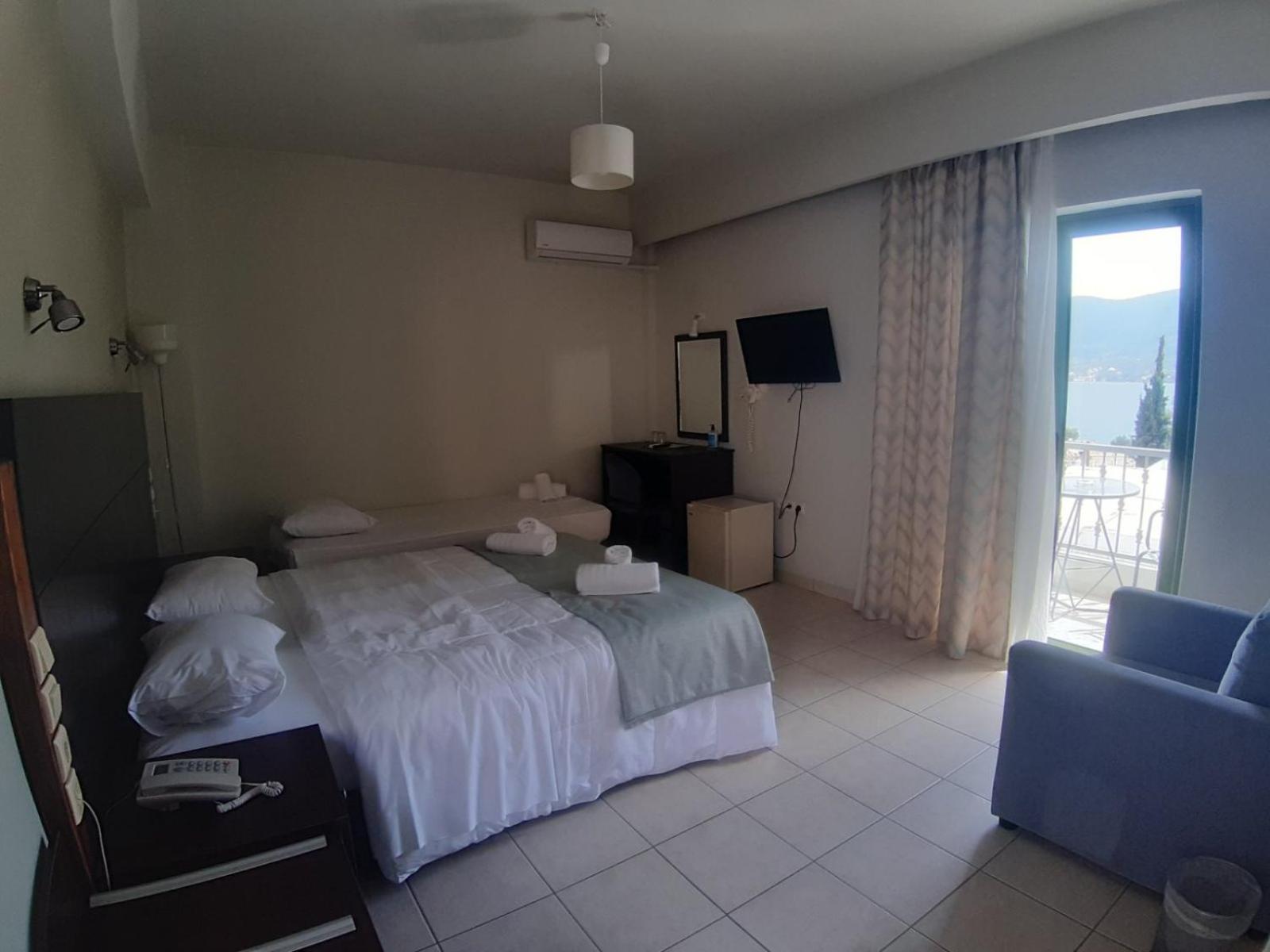 Evita'S Resort Poros Town Bagian luar foto